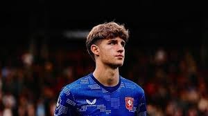 旧金山巨人队在烛台球场遭遇地震，世界大赛被迫中断，成为历史性的安全事件